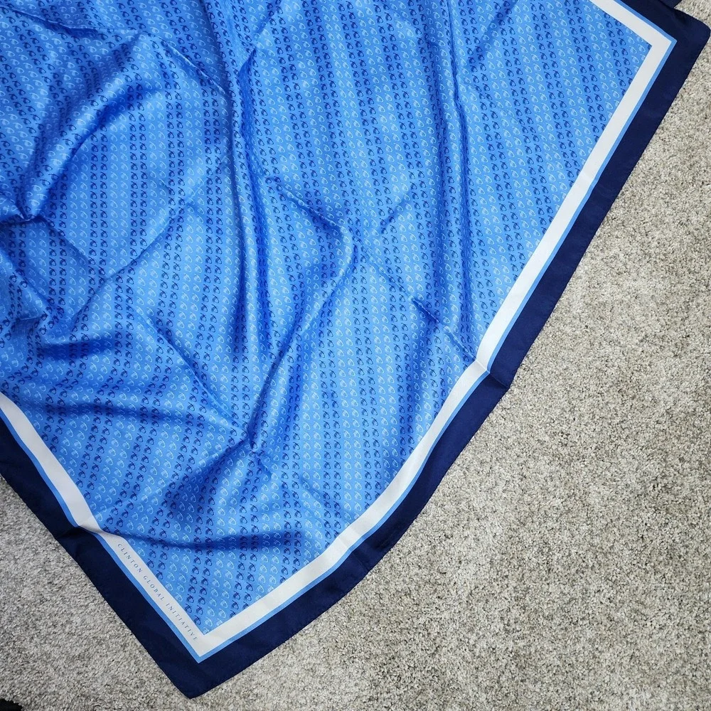 Clinton Global Initiative 100 % Silk Scarf Navy Blue approx 36